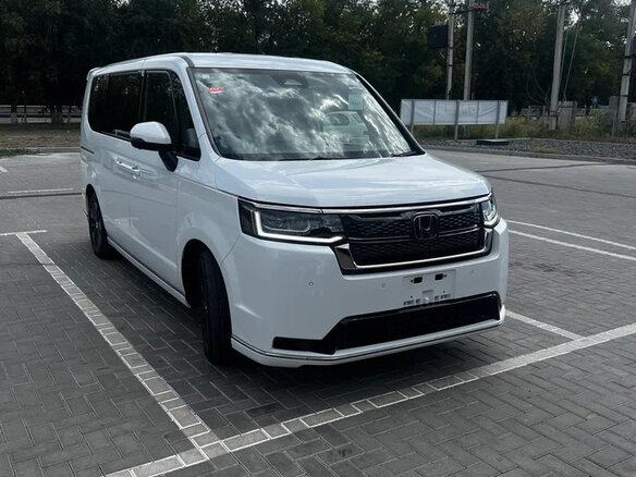 2023 Honda Stepwgn Spada VI, белый, 2000000 рублей - вид 2