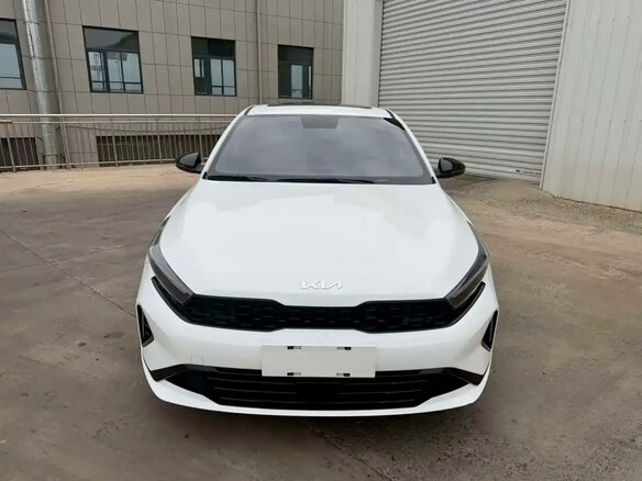 2023 Kia K3 II (China Market) Рестайлинг, белый, 1800000 рублей