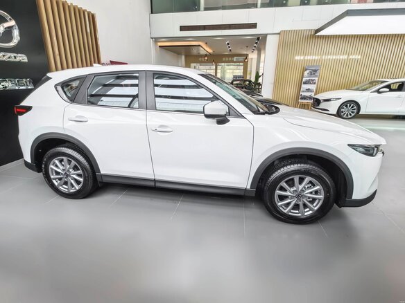2025 Mazda CX-5 II Рестайлинг, белый, 2690000 рублей - вид 7