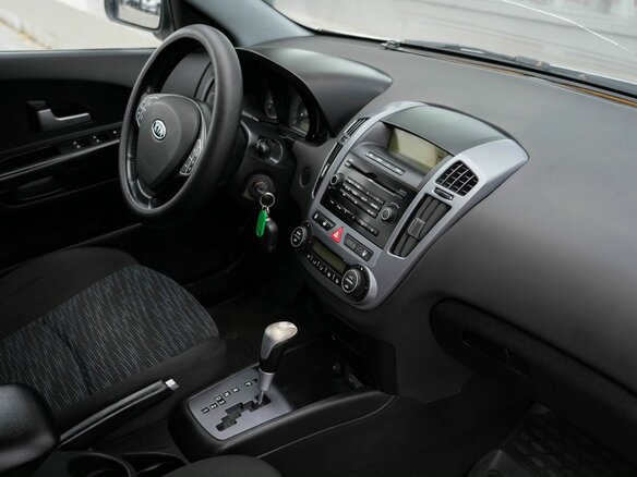 2008 Kia Ceed I, серебристый, 550000 рублей - вид 17