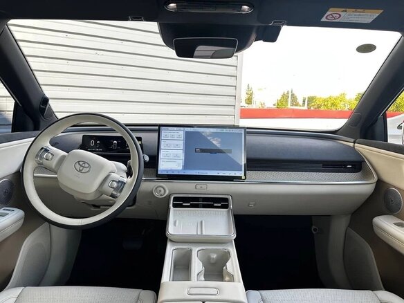 2026 Toyota bZ3X 58.3 kWh, белый, 2780000 рублей - вид 12