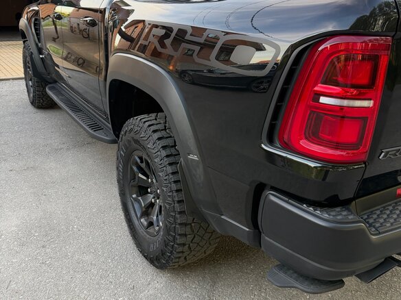 2024 Ram 1500 RHO V Рестайлинг, чёрный - вид 3
