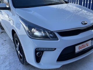 2018 Kia Rio IV, белый, 1350000 рублей, вид 1
