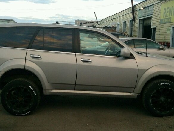 2002 Isuzu Axiom, серый