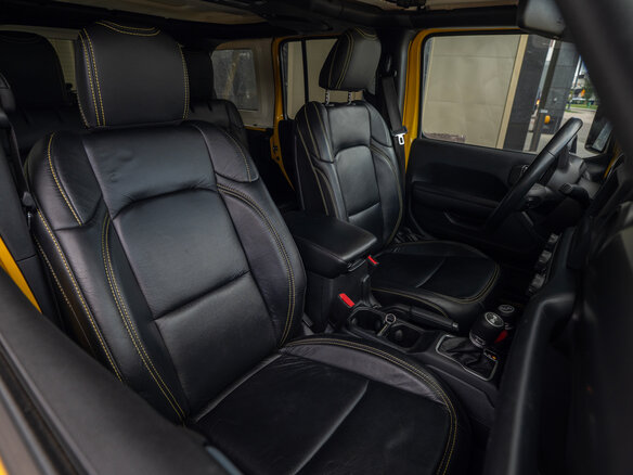 2021 Jeep Wrangler IV (JL), жёлтый, 4900000 рублей - вид 9
