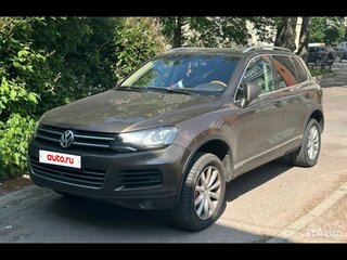 2010 Volkswagen Touareg II, коричневый, 1460000 рублей, вид 1