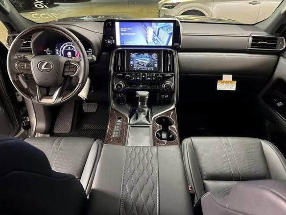2026 Lexus LX 600 IV, серебристый, 19264800 рублей - вид 12