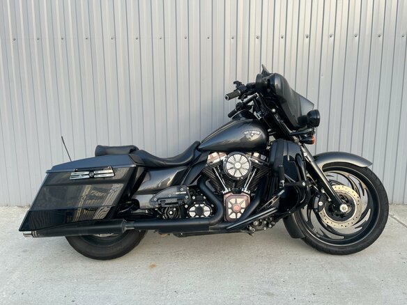 2013 Harley-Davidson Street Glide, чёрный, 1420000 рублей - вид 2