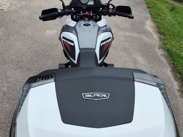 2018 Suzuki V-Strom 1000, белый - вид 17