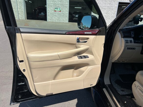 2011 Lexus LX 570 III, чёрный, 4190000 рублей - вид 25