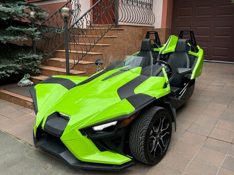 2020 Polaris Slingshot, зелёный, 3000000 рублей, вид 1