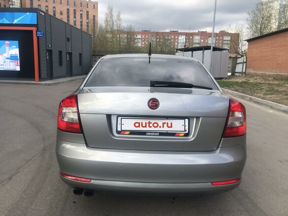 2010 Skoda Octavia Czech market II (A5) Рестайлинг, серый, 1100000 рублей - вид 5
