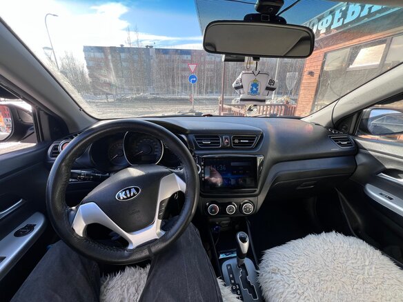 2015 Kia Rio III Рестайлинг, чёрный, 960000 рублей - вид 5