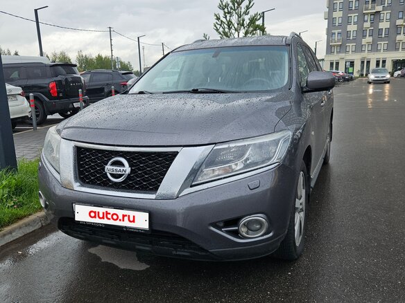 2015 Nissan Pathfinder IV, серый, 1900000 рублей