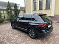 2019 Volkswagen Tiguan II, чёрный, 2490000 рублей - вид 3