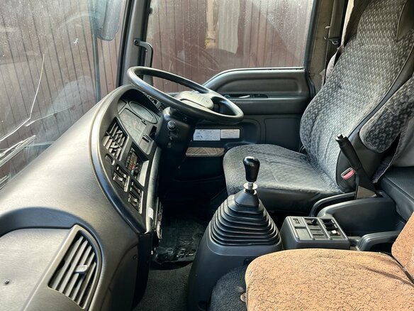 2001 Isuzu Forward (F-Series), белый, 3500000 рублей - вид 17