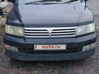 1999 Mitsubishi Chariot Grandis III, чёрный, 450000 рублей, вид 1