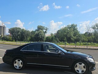 2005 Mercedes-Benz S-Класс 500 Long V (W221), чёрный, 2050000 рублей, вид 3