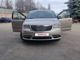 2012 Chrysler Town & Country V Рестайлинг, золотистый, 1250000 рублей, вид 2