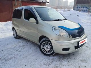 2004 Toyota FunCargo, серый, 680000 рублей, вид 2