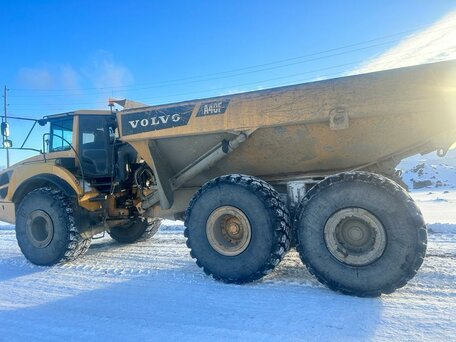 2012 Volvo F-Series, жёлтый, 24000000 рублей, вид 2