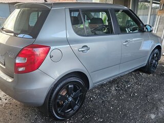 2010 Skoda Fabia II Рестайлинг, серый, 650000 рублей, вид 4