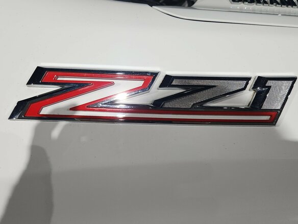 2022 Chevrolet Silverado Crew Cab IV (T1XX) Рестайлинг, белый, 5610000 рублей - вид 5