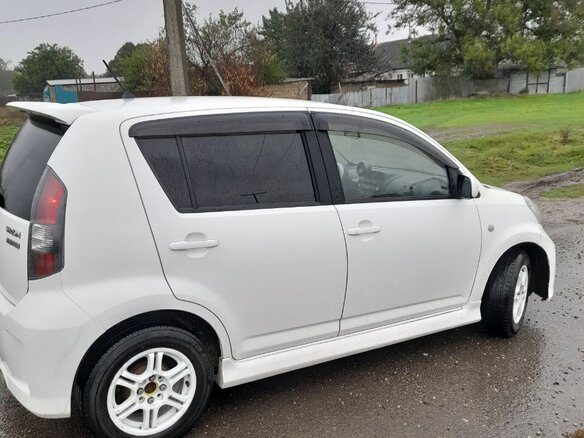 2006 Daihatsu Sirion II (M3), белый, 500000 рублей - вид 3