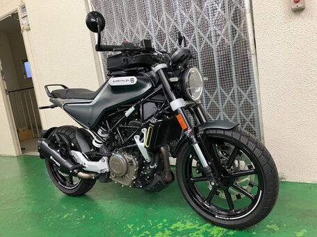 2020 Husqvarna Svartpilen 250, чёрный, 450000 рублей, вид 4