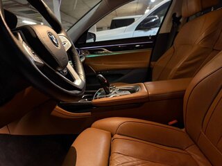 2022 BMW 7 серии Long 740Ld xDrive VI (G11/G12) Рестайлинг, чёрный, 8000000 рублей, вид 4