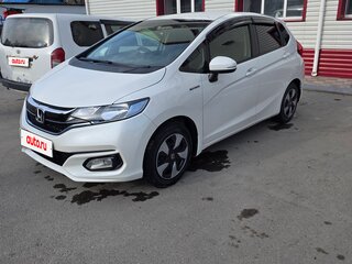 2017 Honda Fit III Рестайлинг, белый, 1100000 рублей, вид 1