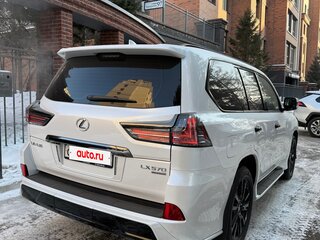 2020 Lexus LX 570 III Рестайлинг 2, белый, 13900000 рублей, вид 4