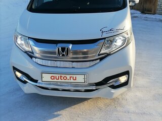 2015 Honda Stepwgn V, белый, 2500000 рублей, вид 1