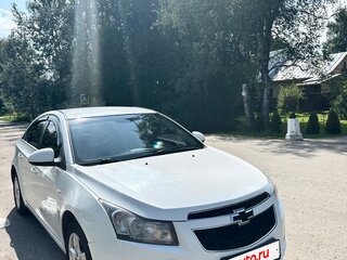 2012 Chevrolet Cruze I, белый, 800000 рублей, вид 2