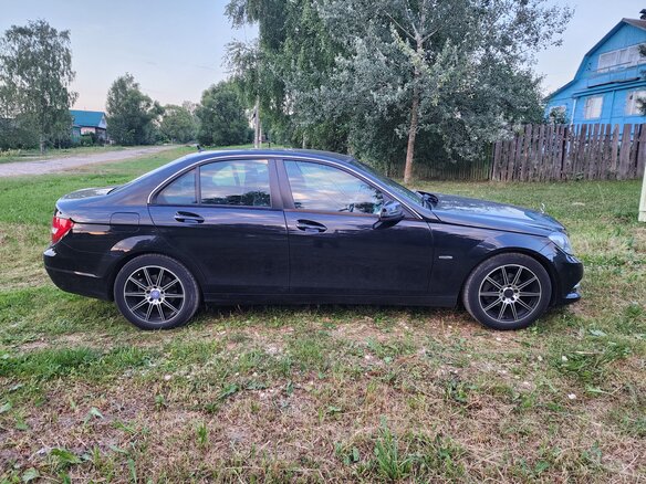 2014 Mercedes-Benz C-Класс 180 III (W204) Рестайлинг, чёрный, 1450000 рублей - вид 3