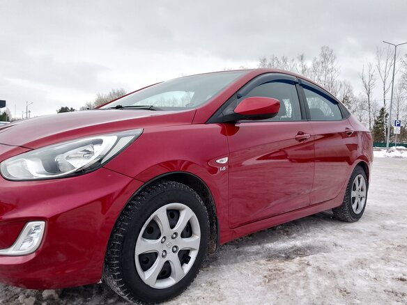 2011 Hyundai Solaris I, красный, 729000 рублей - вид 6
