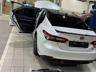 2021 Toyota Camry VIII (XV70) Рестайлинг, белый, 5850000 рублей, вид 2