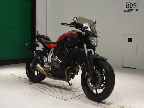 2014 Yamaha MT-07 (FZ-07), красный, 530000 рублей