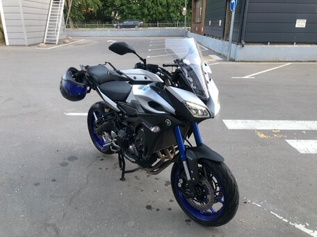 2015 Yamaha MT-09 Tracer (FJ-09), серебристый, 700000 рублей, вид 5