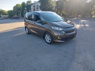 2017 Honda Freed+ II, коричневый, 1700000 рублей, вид 3
