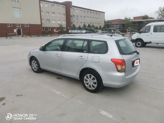 2008 Toyota Corolla Fielder X (E140, E150) Рестайлинг, серебристый, 750000 рублей, вид 3