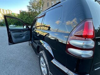 2008 Toyota Land Cruiser Prado 5-speed 120 Series Рестайлинг, чёрный, 1900000 рублей, вид 3