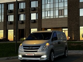 2009 Hyundai Grand Starex I, серый, 2000000 рублей, вид 2