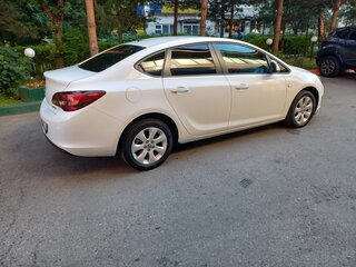 2013 Opel Astra J Рестайлинг, белый, 1100000 рублей, вид 5