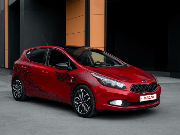 2014 Kia Ceed II, красный