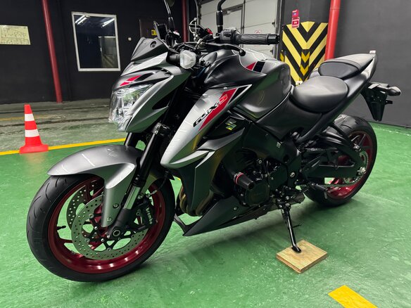 2020 Suzuki GSX-S 1000, серый, 995000 рублей - вид 17