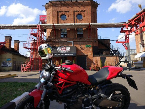 2014 Ducati Monster 821, красный - вид 1