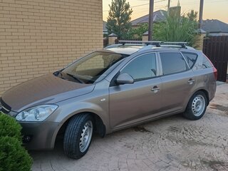 2008 Kia Ceed I, бежевый, 700000 рублей, вид 3