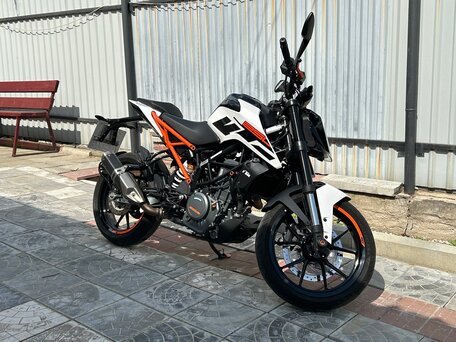 2017 KTM 250 Duke, белый, 295000 рублей, вид 5