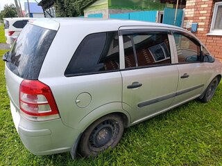 2008 Opel Zafira B Рестайлинг, серебристый, 550000 рублей, вид 4